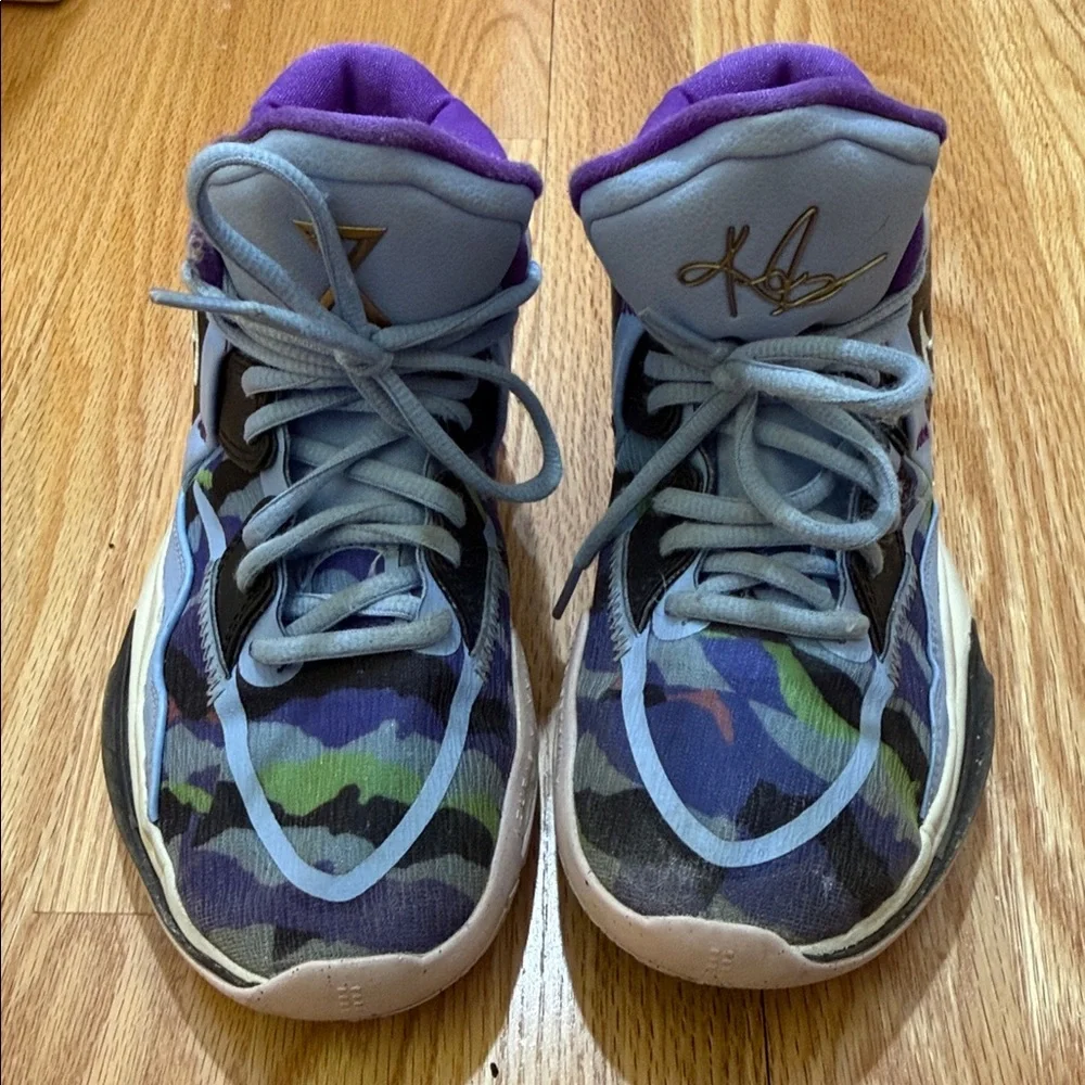 NIKE Kyrie Infinity 8 Aluminum Sail Black Camo Boys High-Top Sneakers Size 4Y